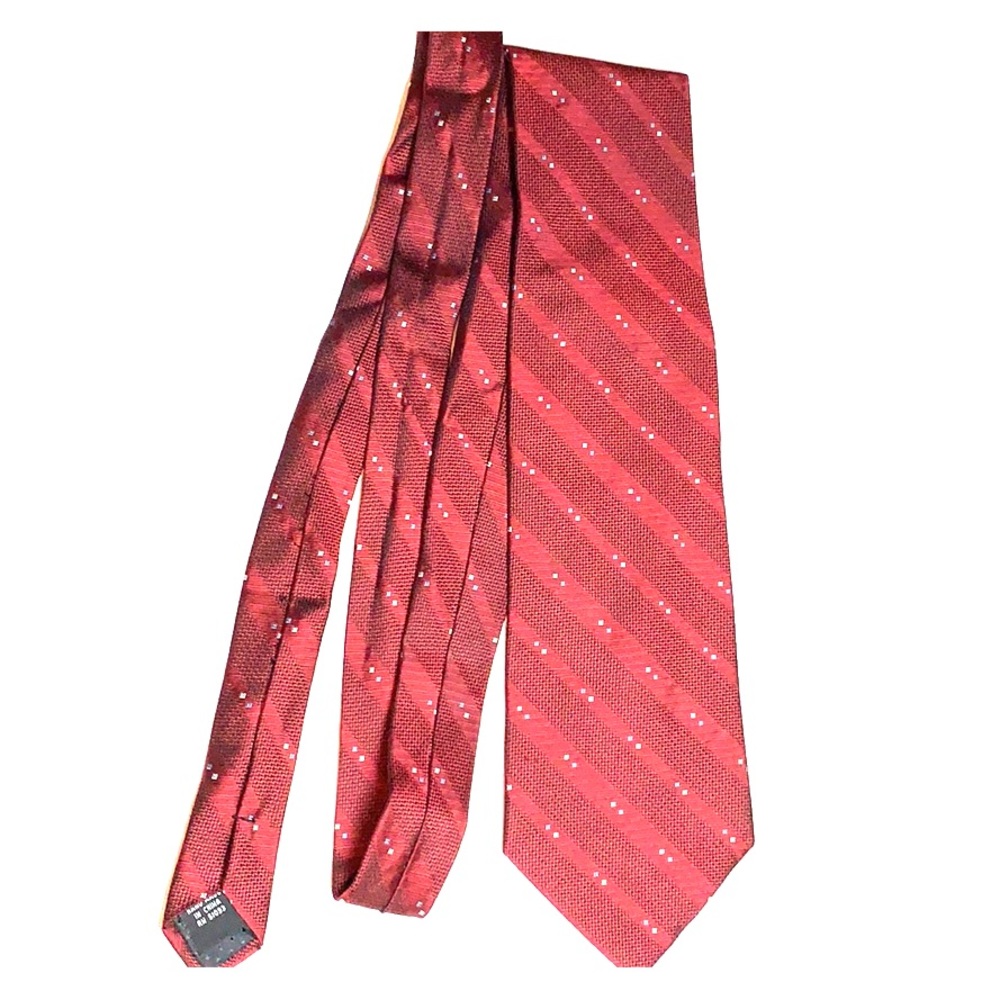 Chereskin Red Silk tie. 100% silk. Made in China